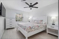 Sunrise Beach Villas - Stunning, Ocean View Poolside Villa With Beach Access Hotels in der Nähe von The Dig