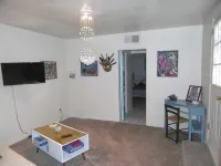 Downtown Las Cruses Apartment with Fine Art Collection Hotels near Sun View Imaging Services