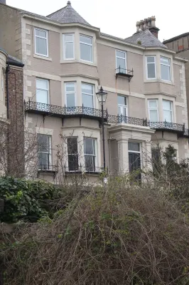 Tynemouth apartment in superb location overlooking the river. Dog friendly