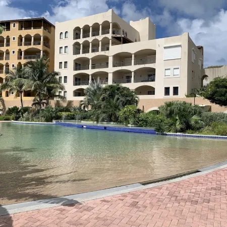 Luxurious Porto Cupecoy