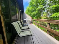 Unique Spacious 3 Bedrooms Mountain Townhouse