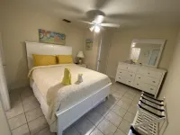 Cozy, clean duplex with outdoor dinning.