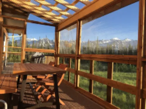 Beautiful relaxing Log Chalet with amazing view of Saint-Elias Mountain range.