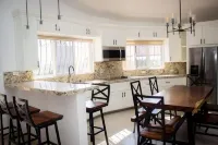 Wonderful residence w/studio, 15 min walk distance from beach & restaurants!