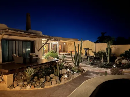 Casa Del Mar - Santa Fe Inspired Home With Gracious Mediterranean Style Living Отели рядом с достопримечательностью «La Sonrisa de la Muerte»