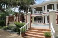 Luxury Beachfront Villa & Pool