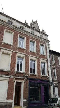 F1 hyper center at the foot of the cathedral