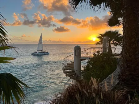 Cupecoy ocean view 2BR condo - pools/private beach