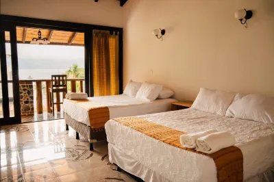 Tropical Oasis with Jacuzzi - Lush Garden and Lake View Hotels near Parque Ecológico Xe'ch'imaay