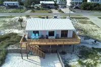 Affordable 2 Bed, 1.5 Bath Beach Views. Hot Tub, Pet Friendly, Fenced Back Yard. - 4-Star