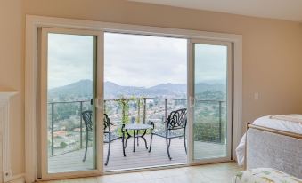 2 Mi to Promenade at Westlake: Mtn-view Haven!