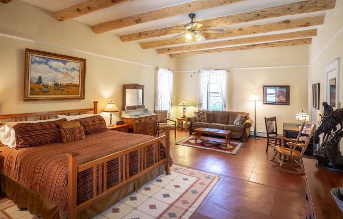 Casa del Gavilan Historic Inn
