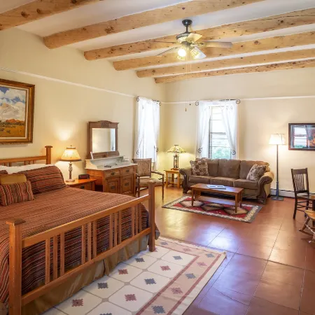 Casa del Gavilan Historic Inn