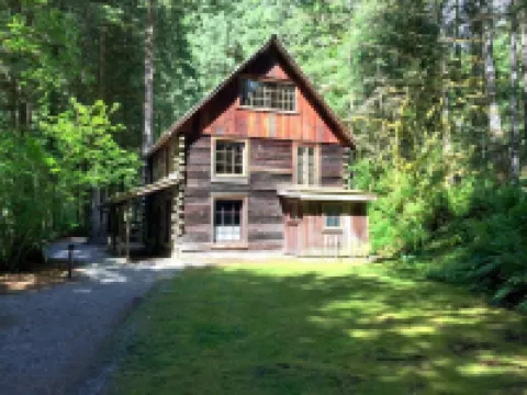 31sw - Fireplace - Wifi - Washer/Dryer - Sleeps 4 2 Bedroom Home by RedAwning