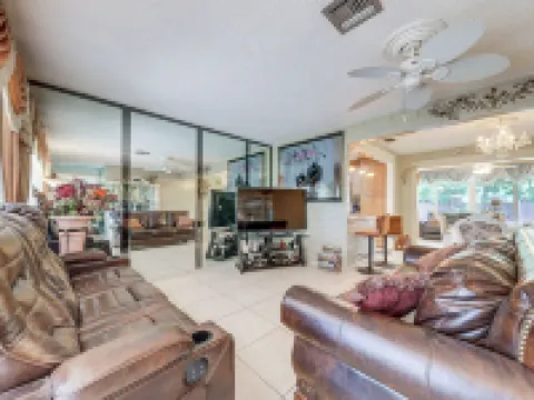 4 Mi to Hard Rock Stadium Miramar Home with BBQ! Hotels in Miramar