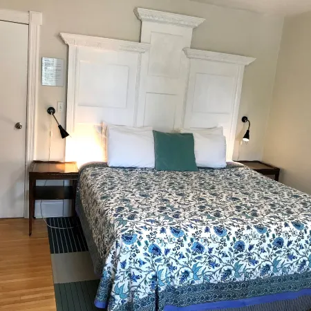 Ellis House Bed & Breakfast