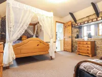 Up-over-Head - Pet friendly