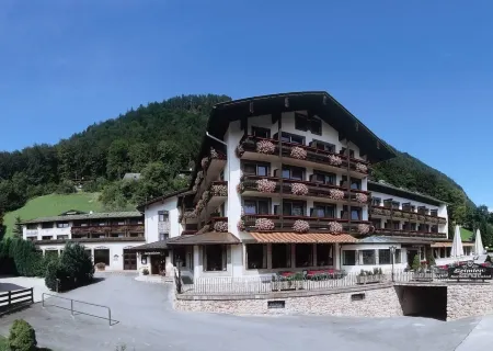 Alpen-Hotel Seimler Отели рядом с достопримечательностью «Кельштайнхаус»
