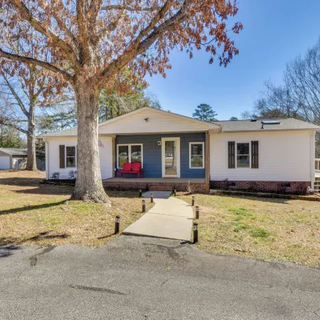 Home w/ Lake Keowee Access: Sleeps 7, Coffee Bar