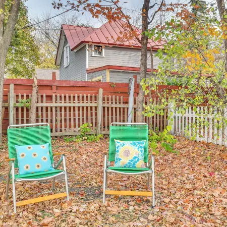 Charming Home: 3 Blocks to Winona State University