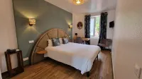 Hôtel Saint Jacques Hotels in Cherre