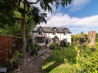 Eleri Cottage Hotels in Malvern