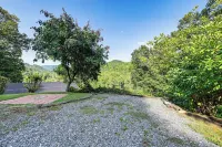 Riverfront Cabin w/ Mtn Views in Tuckasegee!