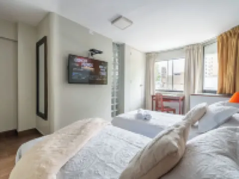 帝國旅館旅遊住宿 米拉弗洛雷斯木板道附近的飯店