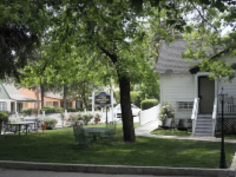 Sierra Mountain Inn Hotels in Grass Valley