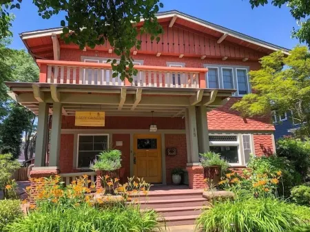 Lady Geneva Bed & Breakfast