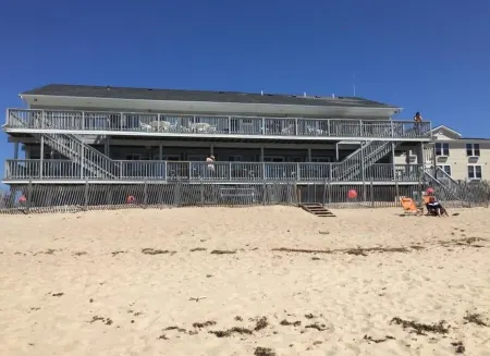 Sandcastle Beachfront Inn