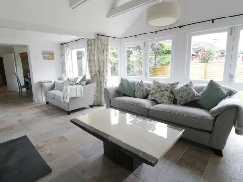 Pebworth Cottage - Homestays