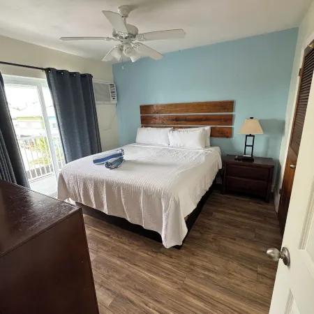 Knight's Key Suites