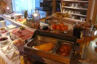 Hotel Garni Concordia - Dolomites Home - breakfast