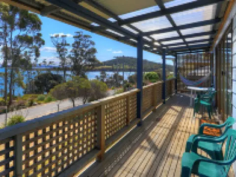 Sommers Bay Beach House Hotels in Port Arthur