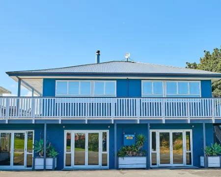 The Queenslander Raglan Hotels in Raglan