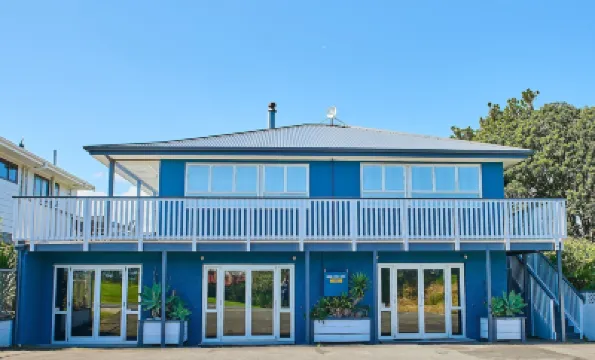 The Queenslander Raglan Hotels in 