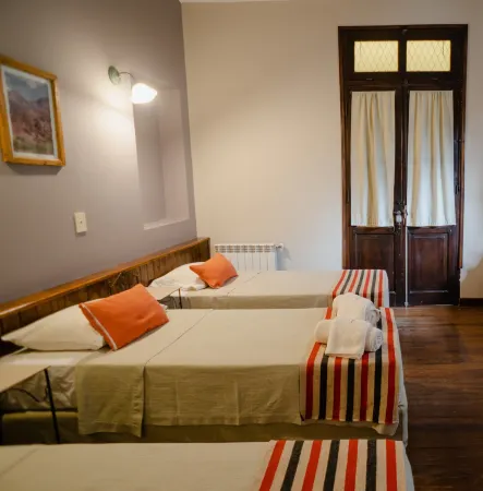 Munay San Salvador de Jujuy Отели рядом с достопримечательностью «Iglesia San Francisco Museo de Arte Sacro»