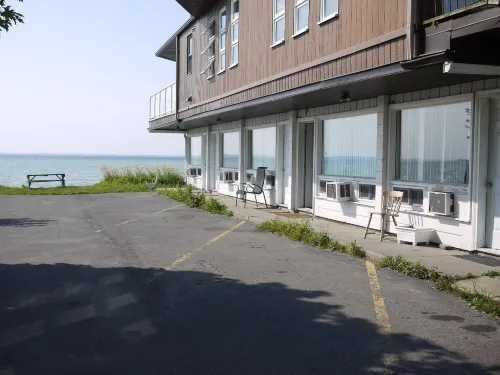 Motel Rive du Lac Hotels in Valleyfield