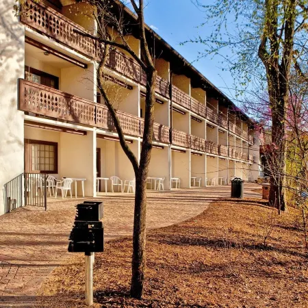 Helendorf River Inn, Suites & Conference Center