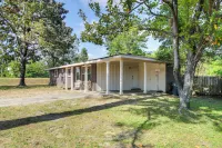 7 Mi to Dtwn: Family-Friendly Augusta Home w/ Yard - Homestays
