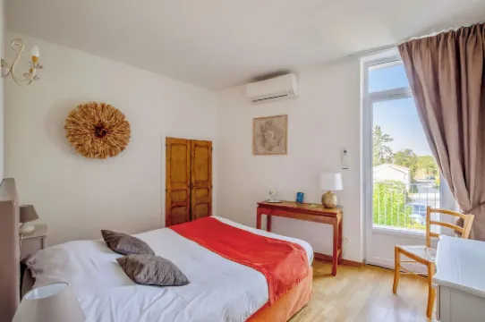 Logis Hôtel la Bastide des Monges