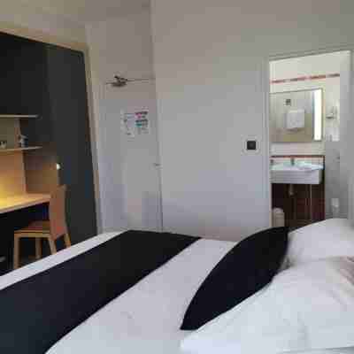 Logis Hôtel le Château Blanchard Rooms