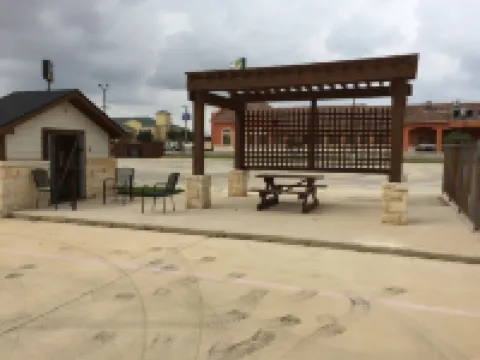 Pearsall Inn and Suites Hotels in Frio County
