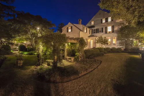 The 1770 House Restaurant & Inn Hotel a Springs
