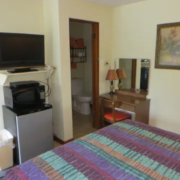 Cool Springs Inn Отели в г. Кулспринг Тауншип