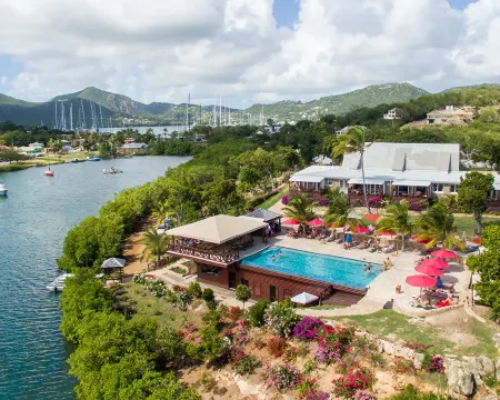 Admiral's Inn and Gunpowder Suites Hotels in Piccadilly