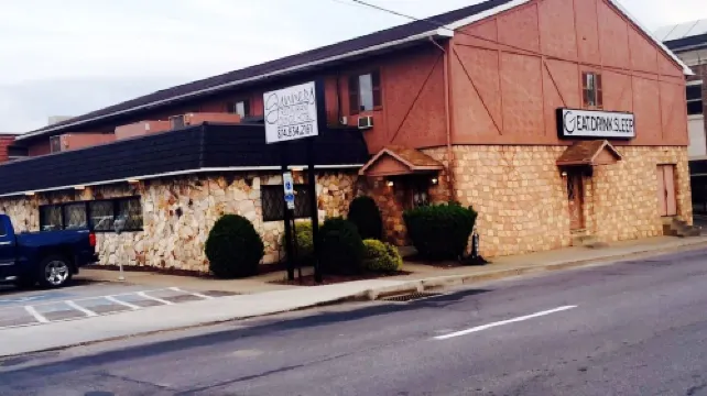 Gunners Inn Hotels in Elk County