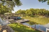 Waterfront Lake LBJ Cabin w/ Private Dock! - 3-Star
