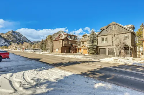 Dtwn Frisco Home w/ Mtn View, 11 Mi to Ski Breck! - parking
